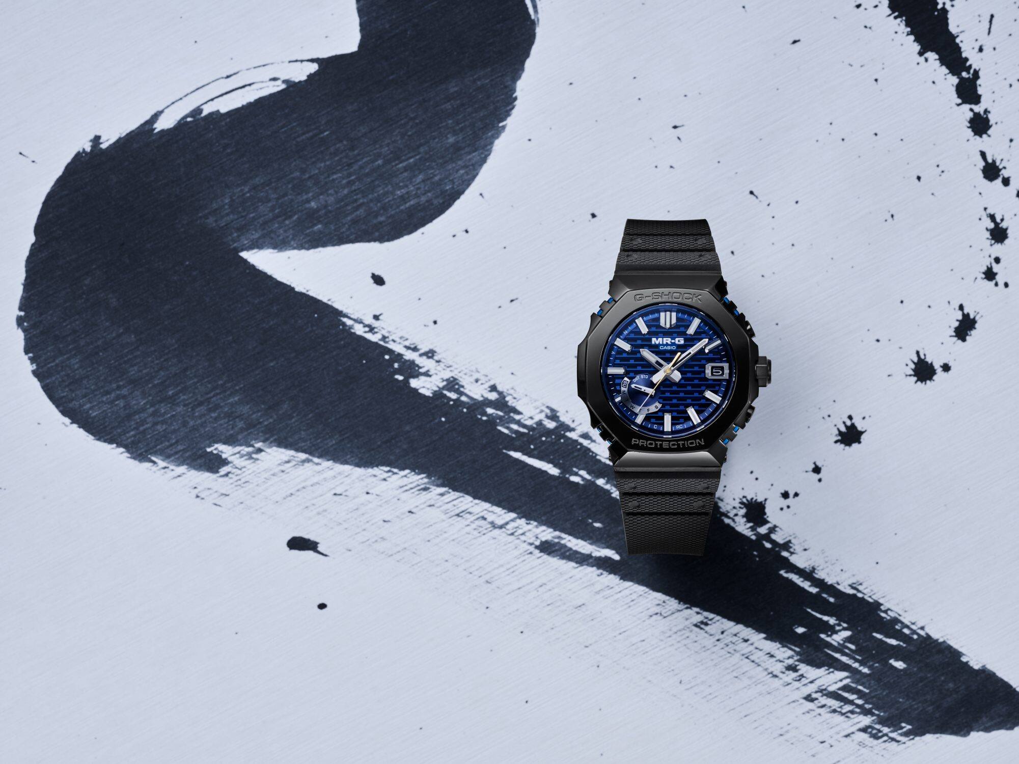 G-SHOCK MASTER OF G ブラック/ブルー カシオ G-SHOCK 初代モデルを継承するMR-Gの第2弾「MRG-B5000BA」が